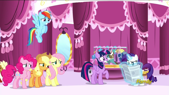 Rarity's_friends_looking_worried_of_Rarity_about_to_read_the_article_S6E9